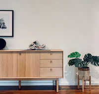 Charming Family Home w/Home CinemaHuge Bedrooms near Glen Waverley - Accommodation BNB