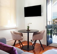 Charming Studio With Balcony in Inner-City Glebe - Accommodation BNB
