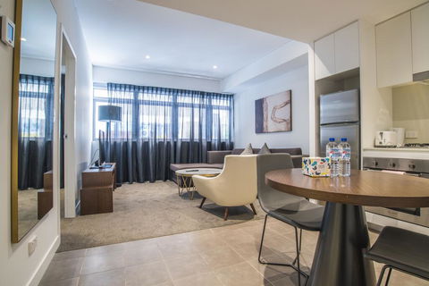 Chic & Comfy! 1 Bed Home @Silkari Suite Chdatswood - Accommodation BNB 0