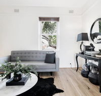 Chic Woollahra Pied--Terre with Parking - Accommodation BNB