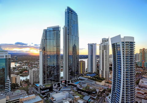 Circle On Cavill - HR Surfers Paradise - Accommodation BNB 0