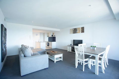 Circle On Cavill - Private Apartments - Accommodation BNB 1
