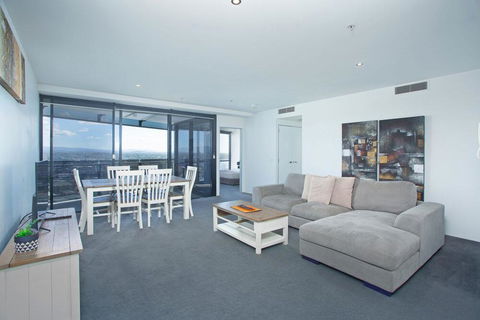 Circle On Cavill - Private Apartments - Accommodation BNB 2