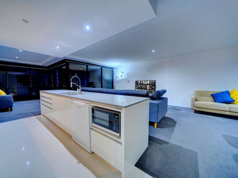 Circle On Cavill 37th Floor Ocean And River Views - Accommodation BNB 1