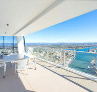 Circle On Cavill 52nd Floor Spacious Skyhome Apartment - Accommodation BNB