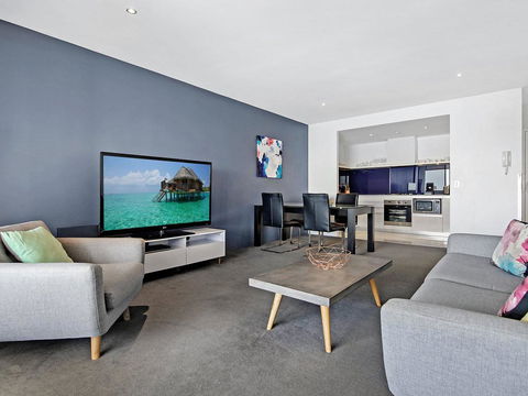 Circle On Cavill Private 2 Bed Ocean View - Accommodation BNB 3