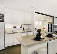 City Getaway Modern Bowen Hills 1 Bedroom with Free WIFI and Parking - Accommodation BNB