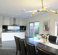 Classic 6BRM Villa in Melbourne - Accommodation BNB