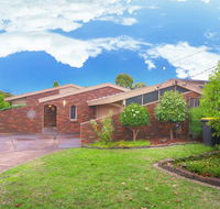 Classic Double Brick Garden House - Accommodation BNB