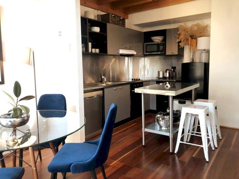 Classic Woolstore Apartment In Teneriffe - Accommodation BNB 3
