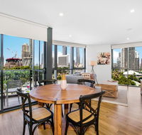Coastal Apartment with Balcony Parking and Pool - Accommodation BNB