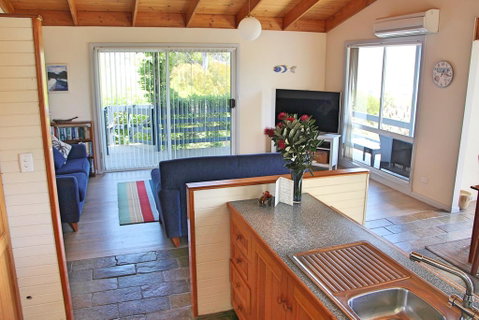 Cockatoo Cabin - Accommodation BNB 2