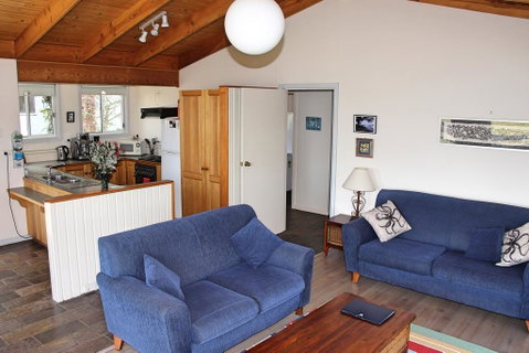 Cockatoo Cabin - Accommodation BNB 1