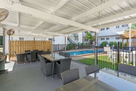 Cocos Holiday Apartments - Accommodation BNB 0