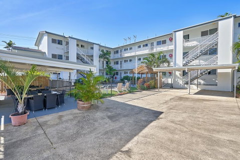 Cocos Holiday Apartments - Accommodation BNB 3