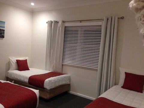 Colonial Lodge Motor Inn - Accommodation BNB 2