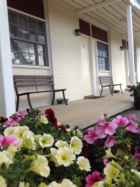 Colonial Lodge Motor Inn - Accommodation BNB 3