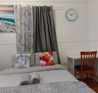 Comfortable Guest Room closes to Emerald CBD - Accommodation BNB