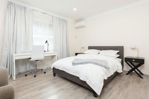 Comfy & Convenient @ Homebush West 300 Steps Train - Accommodation BNB 2