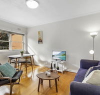 Comfy one-bedroom unit between city and airport - Accommodation BNB