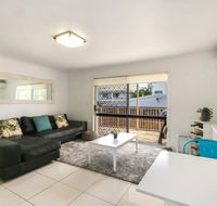 Contemporary 2 Bedroom Beachfront Apartment - Accommodation BNB