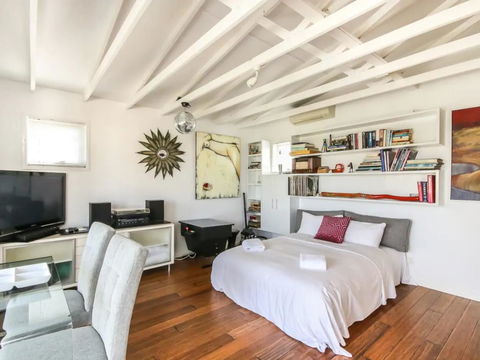 Cool Architect-Designed Studio Close To CBD - Accommodation BNB 0