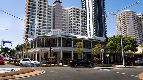 Coolangatta Sands Hotel - Accommodation BNB 3