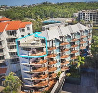 Coral Sea Views Beachfront Penthouse - Accommodation BNB