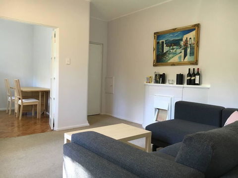 Cosy 2BR Plus Parking In Nth Sydney - Accommodation BNB 1