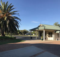 Country Gardens Motor Inn - Accommodation BNB