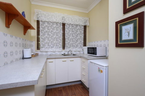 Country Lodge Motel - Accommodation BNB 2