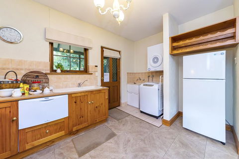 Country Pleasures Bed And Breakfast - Accommodation BNB 3