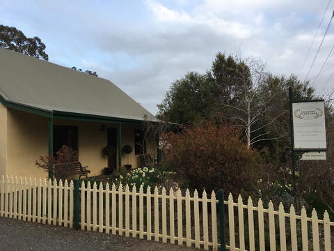Country Pleasures Bed And Breakfast - Accommodation BNB 0