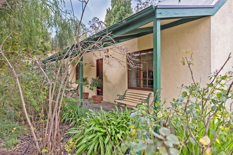 Country Pleasures Bed And Breakfast - Accommodation BNB 1