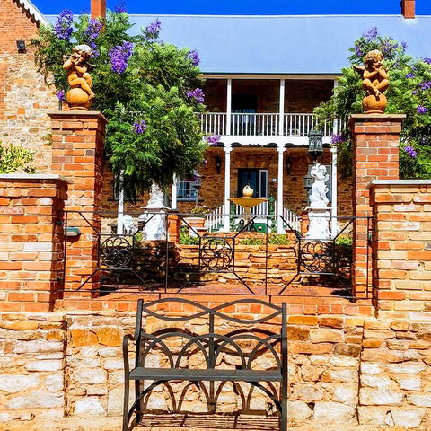 Courtyard Faversham House - Accommodation BNB 3