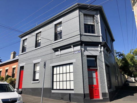 Cromwell Apartment - 3 Red Doors Battery Point - Accommodation BNB 0