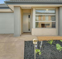 Daisy Villa - close to Mel Airport  Hume Highway -Comfort - Accommodation BNB