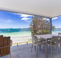 Dolphin Escape Soldiers Point' 121 Soldiers Point Road - Accommodation BNB