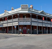 Duke's Inn - Accommodation BNB