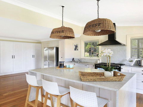 Duncraig House - Open Fireplace, Spa, Pet Friendly - Accommodation BNB 3