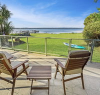 Eagle Point Getaway - Waterfront Serenity - Accommodation BNB