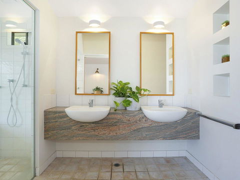 EAST COAST ESCAPES - Lighthouse Studio - Accommodation BNB 3