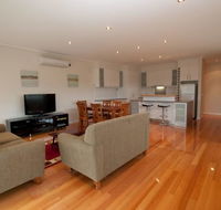 Eastern Beach - Accommodation BNB