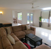 Edge Hill Clean  Green Cairns 7 Minutes from the Airport 7 Minutes to Cairns CBD  Reef Fleet Terminal - Accommodation BNB