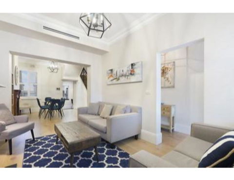 Elegant Renovated Terrace Close To City - Accommodation BNB 3