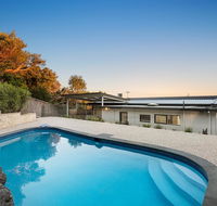 Ellerina Sea Vista Luxury Family Retreat with sauna pool amazing water views walk to beach - Accommodation BNB