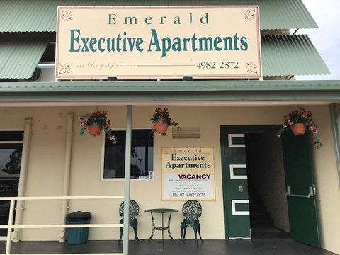 Emerald Executive Apartments - Accommodation BNB 2