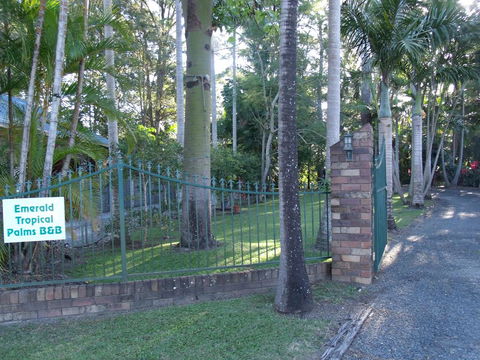 Emerald Tropical Palms B & B - Accommodation BNB 2
