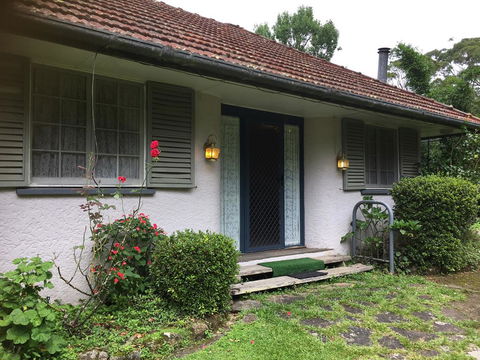 English Gardens - Garden Cottage - Accommodation BNB 1