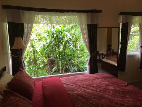 English Gardens - Garden Cottage - Accommodation BNB 2